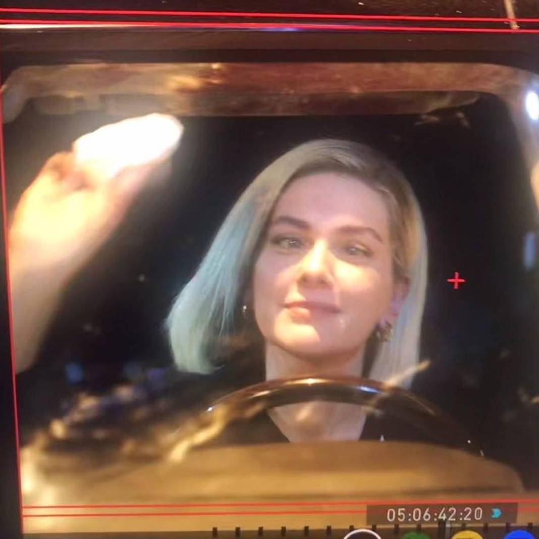 Bergüzar Korel'in kanlı paylaşımı takipçilerini korkuttu! Neden paylaştığı daha sonra ortaya çıktı 3